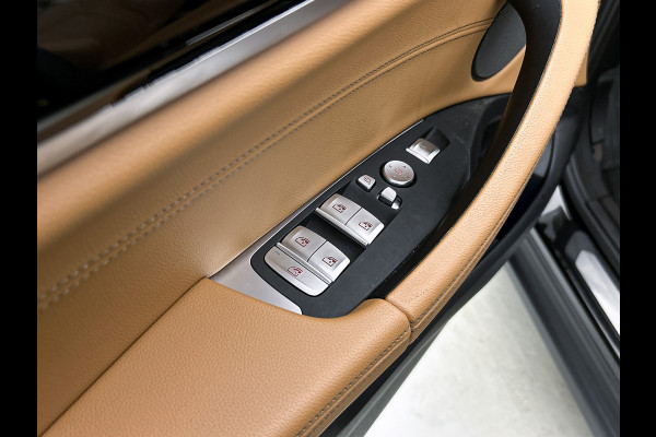 BMW X3 xDrive30e eDrive Edition Panoramadak / Trekhaak / Leder-Sport / Pdc+Camera / Stoel-Stuurverwarming / Harman Kardon / NL auto / Apk 09-2026
