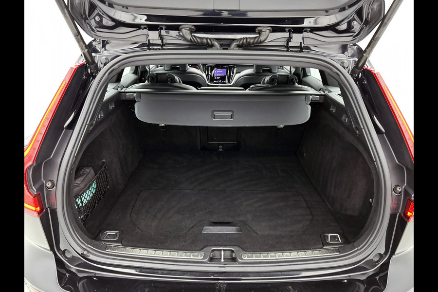 Volvo V60 2.0 T8 Hybride SOH 94% AWD R-Design / Panoramadak / Leder / Navigatie / Adap. Cruise / Pdc.V+A / Stuur- Stoelverwarming / Apk nieuw