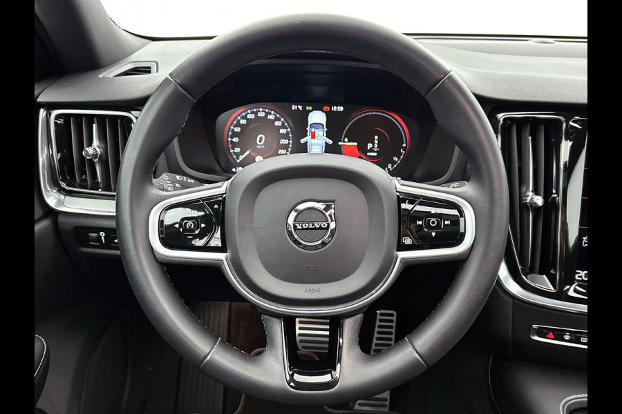 Volvo V60 2.0 T8 Hybride SOH 94% AWD R-Design / Panoramadak / Leder / Navigatie / Adap. Cruise / Pdc.V+A / Stuur- Stoelverwarming / Apk nieuw