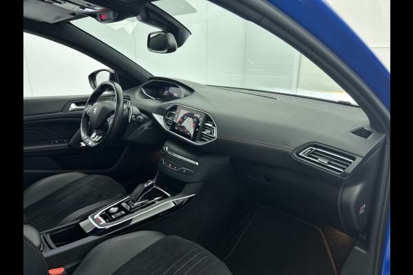 Peugeot 308 SW 1.2 131PK GT Automaat / Distributie vv.bij 102.000KM / Trekhaak / 1/2 Leder / Pdc+Camera / Navi./ Xenon / / Apk 06-2027