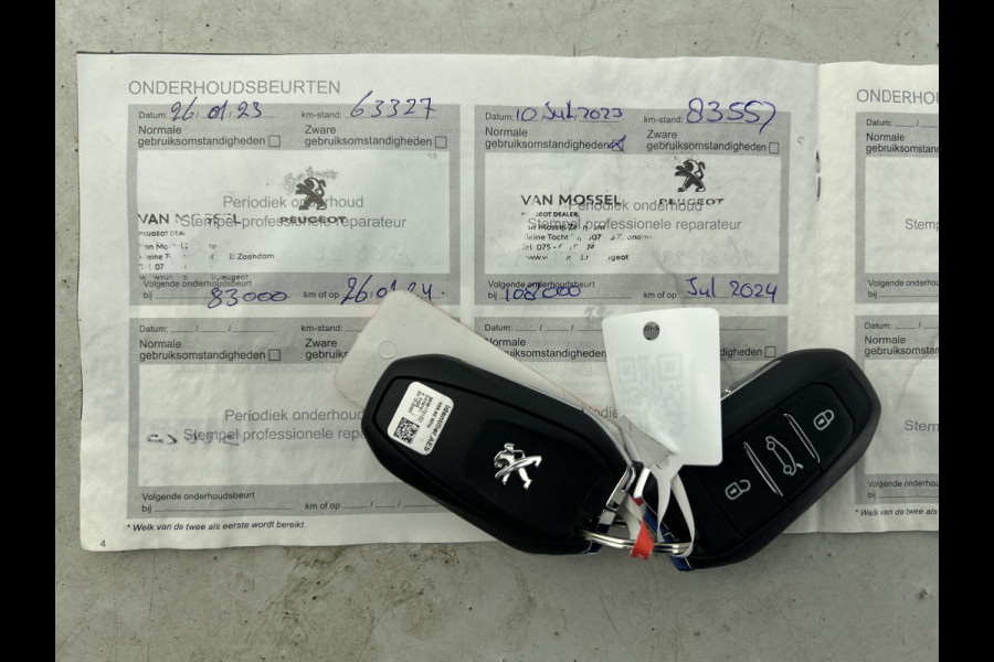 Peugeot 308 SW 1.2 131PK GT Automaat / Distributie vv.bij 102.000KM / Trekhaak / 1/2 Leder / Pdc+Camera / Navi./ Xenon / / Apk 06-2027