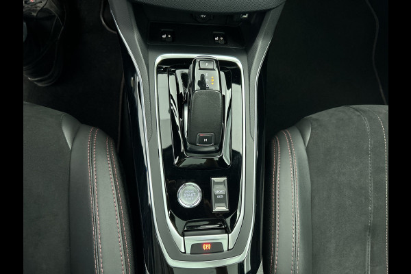Peugeot 308 SW 1.2 131PK GT Automaat / Distributie vv.bij 102.000KM / Trekhaak / 1/2 Leder / Pdc+Camera / Navi./ Xenon / / Apk 06-2027