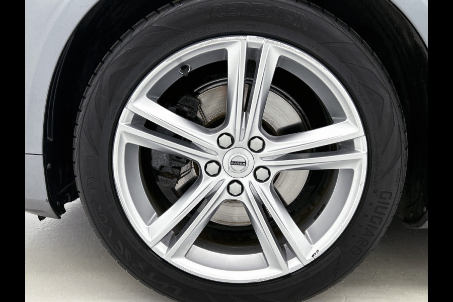 Volvo V90 D4 190PK Automaat Momentum / Navigatie / Adap-cruise / park-assist / Memory sportseats / leder int. / Trekhaak / 18" Lmv / Apk 04-2026