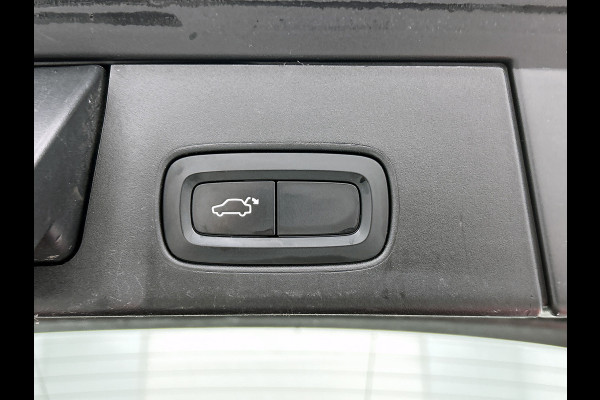 Volvo V90 D4 190PK Automaat Momentum / Navigatie / Adap-cruise / park-assist / Memory sportseats / leder int. / Trekhaak / 18" Lmv / Apk 04-2026