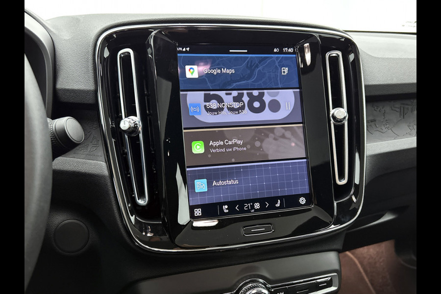 Volvo C40 Recharge Plus 69 kWh SOH 95% / Panoramadak / Trekhaak / Camera / Stoel-Stuurverwarming / Navigatie / Radio-multimedia / Apk 01-2027