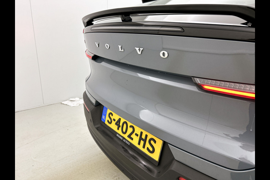 Volvo C40 Recharge Plus 69 kWh SOH 95% / Panoramadak / Trekhaak / Camera / Stoel-Stuurverwarming / Navigatie / Radio-multimedia / Apk 01-2027