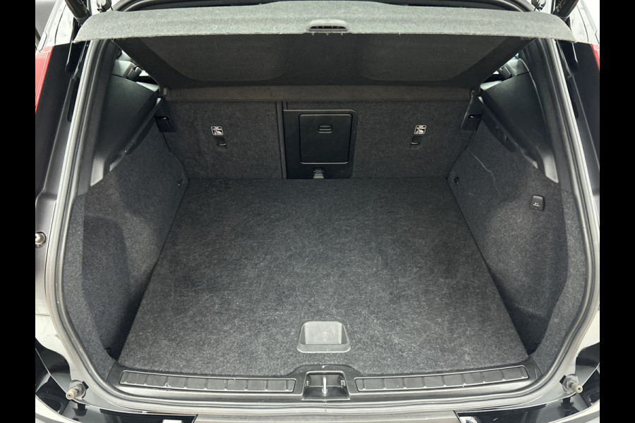 Volvo XC40 Recharge 78KWH. SOH 91% AWD R-Design / Pdc.+Camera / 1/2 Leder / Stoel-Stuurverwarming / Navigatie / Apk 05-2027