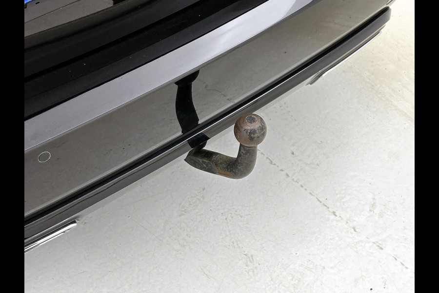 Peugeot 308 SW 1.5 HDi 131PK GT-Line / Drivers Sport Pack / Trekhaak / 1/2 Leder / Panoramadak / Pdc.V+A / Xenon / Navigatie / / Apk 11-2026