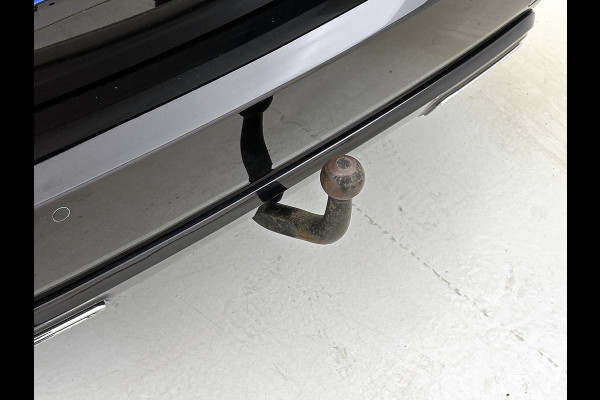 Peugeot 308 SW 1.5 HDi 131PK GT-Line / Drivers Sport Pack / Trekhaak / 1/2 Leder / Panoramadak / Pdc.V+A / Xenon / Navigatie / / Apk 11-2026