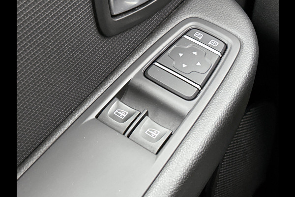 Renault Clio Estate 0.9 TCe 90PK Zen Trekhaak / Airco / Navigatie / cruise-ctr / Aplle carplay / Apk 06-2026