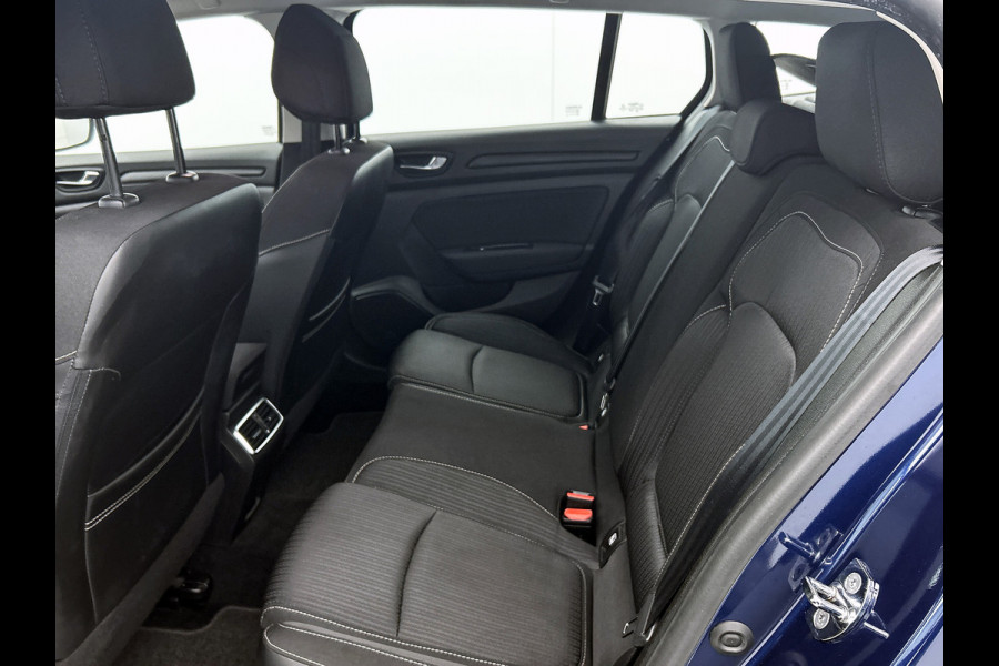 Renault MEGANE Estate 1.5 DCi Automaat Zen / Distributie vv bij 123Dkm / Cruise / Navi / LED / Carplay / Parkeer sensoren / Apk 06-2026