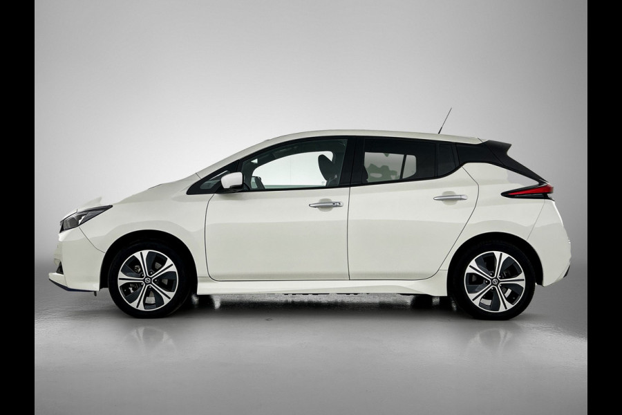 Nissan Leaf Electric+ 160kW / 62kWh +/- 385KM / Pdc.+Camera /Navigatie / Airco-ecc./ Stoelverwarming / Apk 09-2026