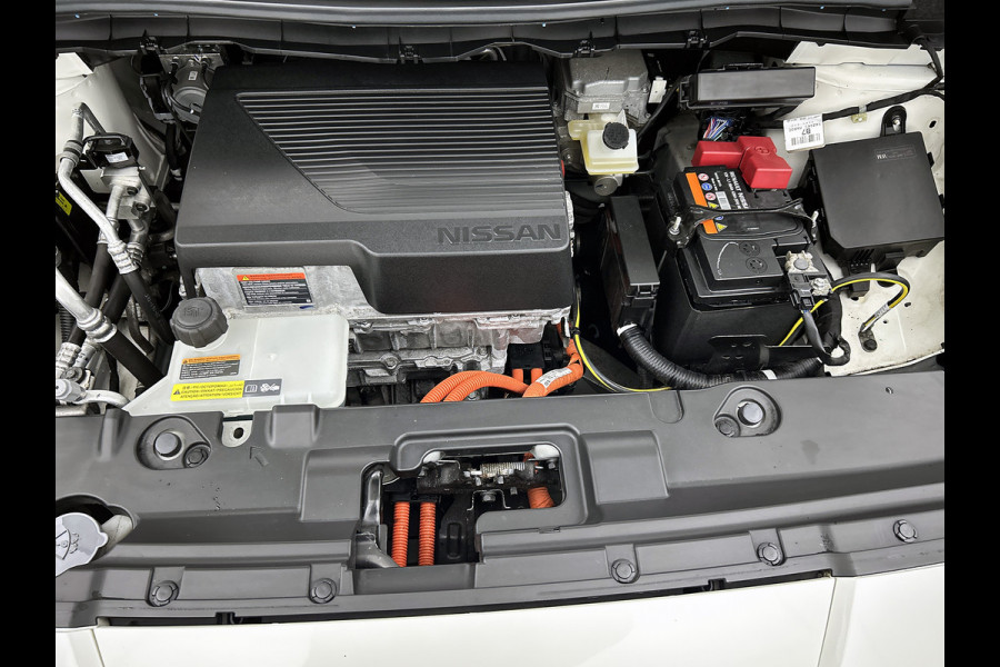 Nissan Leaf Electric+ 160kW / 62kWh +/- 385KM / Pdc.+Camera /Navigatie / Airco-ecc./ Stoelverwarming / Apk 09-2026
