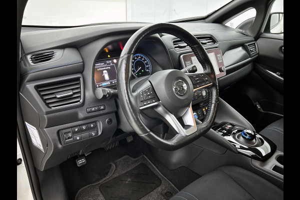 Nissan Leaf Electric+ 160kW / 62kWh +/- 385KM / Pdc.+Camera /Navigatie / Airco-ecc./ Stoelverwarming / Apk 09-2026