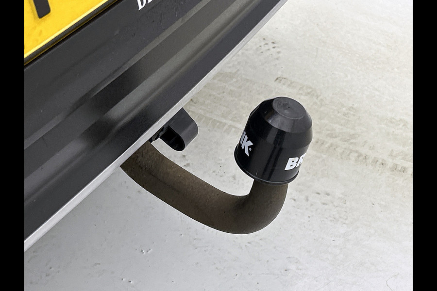 Volkswagen T-Roc 1.0 TSI Style / Navi / Adap-cruise / Trekhaak / Roofrail / Lmv 16" / Multimedia / Apk 02-2026