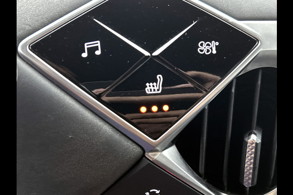 DS DS 3 Crossback E-Tense Executive 50 kWh / 100% Elektrisch / 100% Stijlvol / Cruise ctr. / Lm velg. / Airco-ecc./ Navigatie / DAB / Privacy Glass / Achteruitrijcamera met 180° Vision + parkeersensoren vóór en achter / / Apk 05-2027