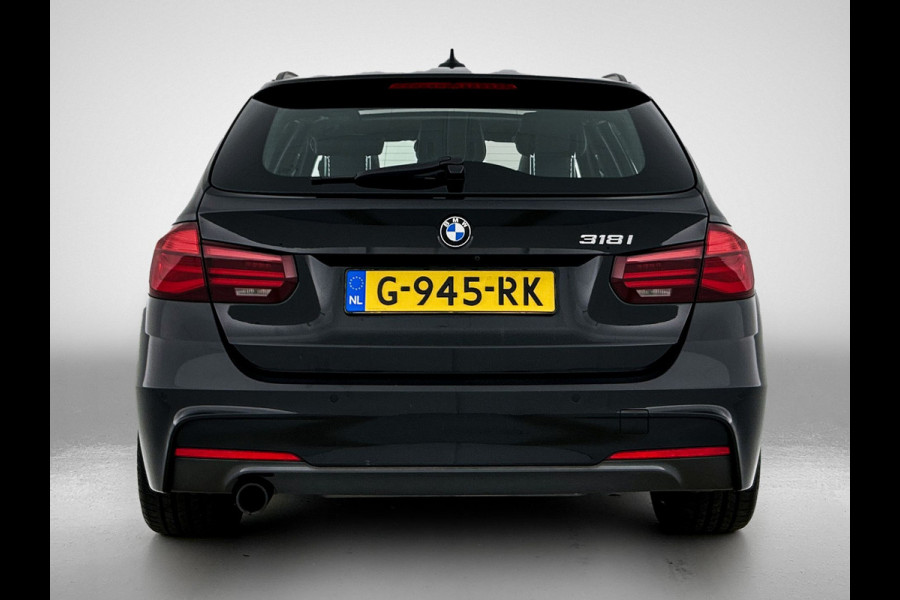 BMW 3 Serie Touring 318i M Sport Automaat Corporate / Panoramadak / Leder-sport / Camera / Navigatie / M-Sport plus - Parking - Media Pack / Apk nieuw