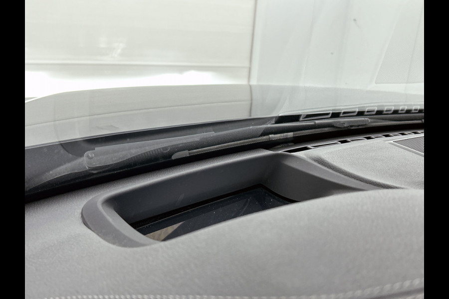 BMW 3 Serie Touring 318i M Sport Automaat Corporate / Panoramadak / Leder-sport / Camera / Navigatie / M-Sport plus - Parking - Media Pack / Apk nieuw