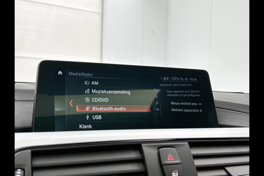 BMW 3 Serie Touring 318i M Sport Automaat Corporate / Panoramadak / Leder-sport / Camera / Navigatie / M-Sport plus - Parking - Media Pack / Apk nieuw