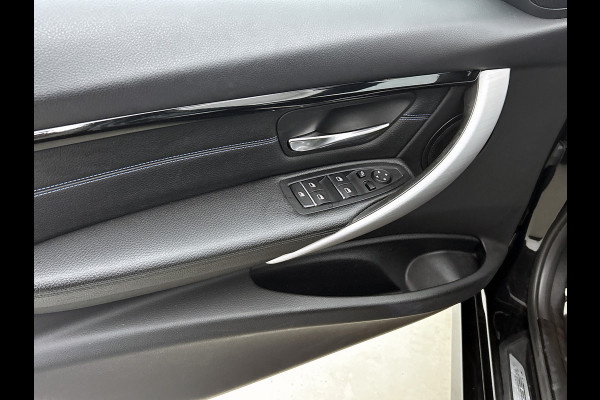 BMW 3 Serie Touring 318i M Sport Automaat Corporate / Panoramadak / Leder-sport / Camera / Navigatie / M-Sport plus - Parking - Media Pack / Apk nieuw