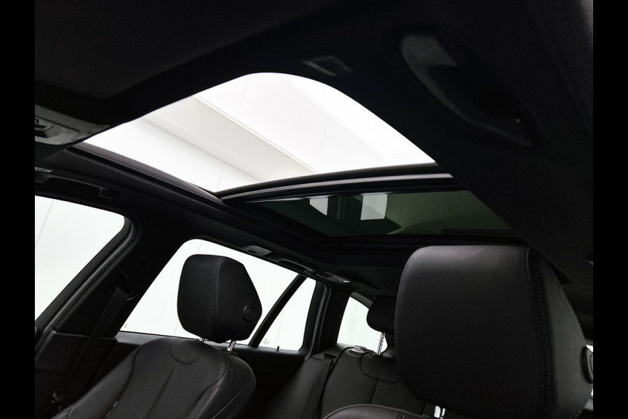 BMW 3 Serie Touring 318i M Sport Automaat Corporate / Panoramadak / Leder-sport / Camera / Navigatie / M-Sport plus - Parking - Media Pack / Apk nieuw