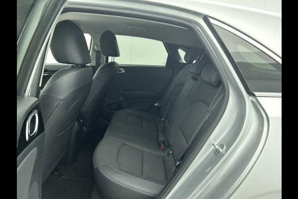 Kia Ceed 1.4 T-GDi 141PK Automaat Dynamic PlusLine - 5Drs. / Airco / Adap-cruise / Lmv 16"/ stoel+stuur verw. / Navigatie / Apk 05-2026