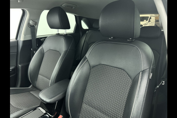 Kia Ceed 1.4 T-GDi 141PK Automaat Dynamic PlusLine - 5Drs. / Airco / Adap-cruise / Lmv 16"/ stoel+stuur verw. / Navigatie / Apk 05-2026