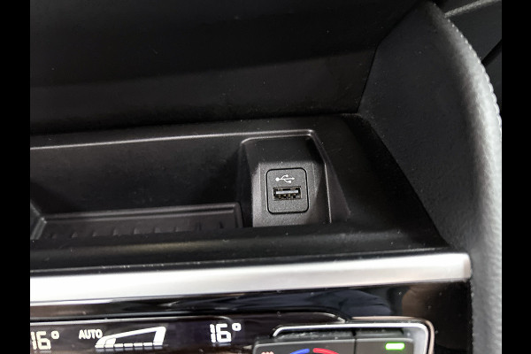 BMW 2 Serie Gran Tourer 216i 109PK 7pers Edition Plus / Leder / Navigatie / Pdc.+Camera / Stoelverwarming / Lux.line / Parking Pack / Apk 07-2026