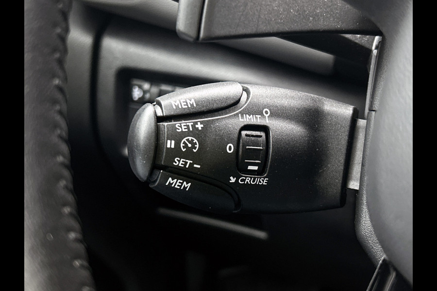 Citroën C5 Aircross 1.5 HDI Automaat Business / Trekhaak / Navigatie / Camera / 1/2 Leder / Radio-multimedia / Airco-ecc. / Apk nieuw