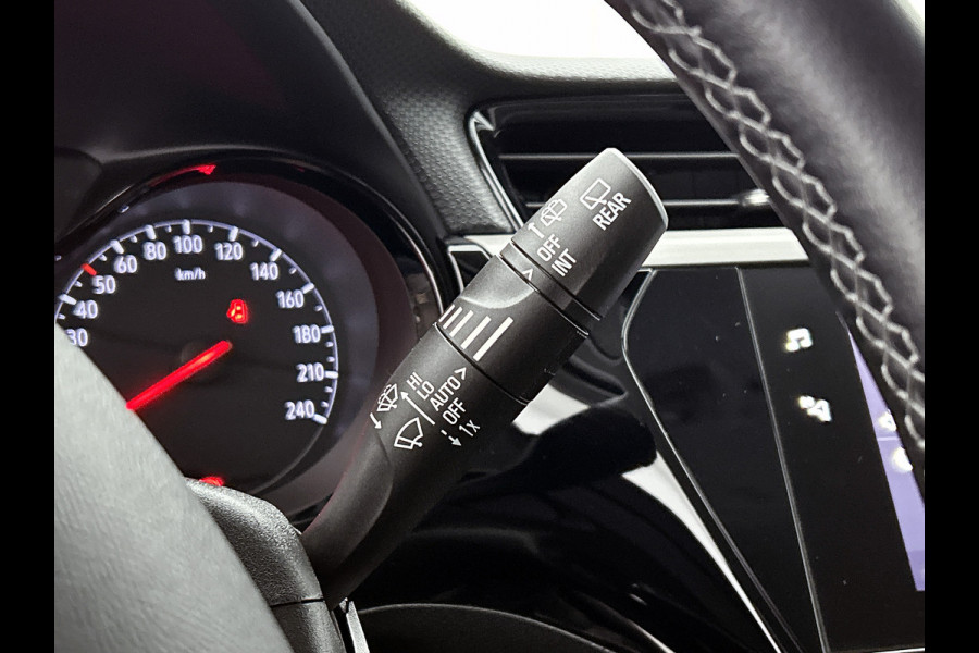 Opel Corsa 1.2 Edition / Trekhaak / Distributie bij 104dkm.vervangen / Airco / Pdc. / Navigatie / Edition+Licht-Zicht Pakket / Apk 03-2027