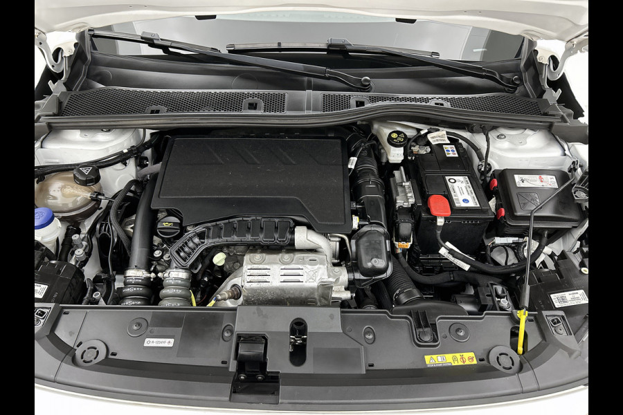 Opel Corsa 1.2 Edition / Trekhaak / Distributie bij 104dkm.vervangen / Airco / Pdc. / Navigatie / Edition+Licht-Zicht Pakket / Apk 03-2027