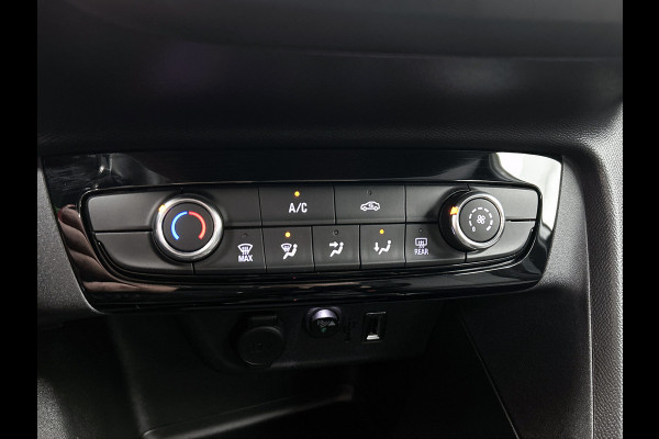 Opel Corsa 1.2 Edition / Trekhaak / Distributie bij 104dkm.vervangen / Airco / Pdc. / Navigatie / Edition+Licht-Zicht Pakket / Apk 03-2027
