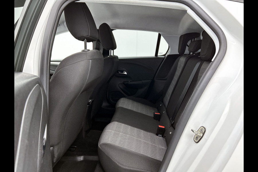Opel Corsa 1.2 Edition / Trekhaak / Distributie bij 104dkm.vervangen / Airco / Pdc. / Navigatie / Edition+Licht-Zicht Pakket / Apk 03-2027