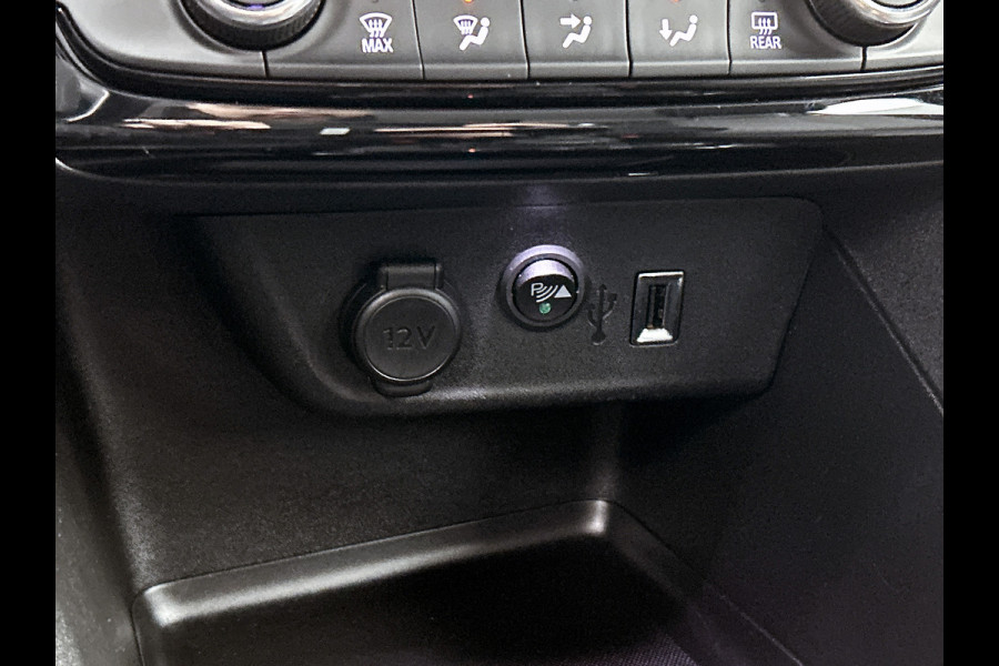 Opel Corsa 1.2 Edition / Trekhaak / Distributie bij 104dkm.vervangen / Airco / Pdc. / Navigatie / Edition+Licht-Zicht Pakket / Apk 03-2027