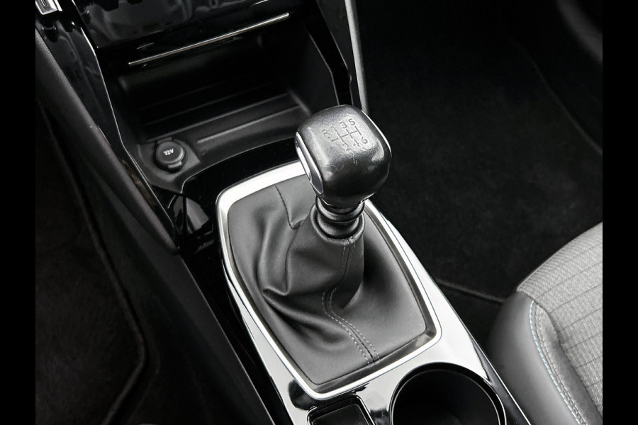 Peugeot 208 1.5 HDi Blue Allure / Trekhaak / Airco-ecc./ Xenon / Pdc.+Camera / Navigatie / Radio-multimedia / Apk 05-2026