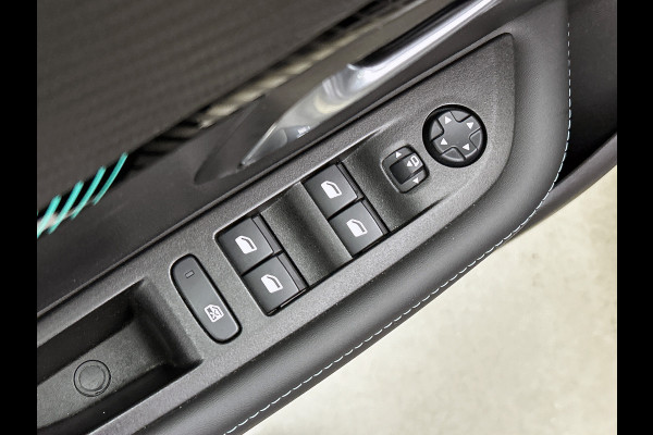 Peugeot 208 1.5 HDi Blue Allure / Trekhaak / Airco-ecc./ Xenon / Pdc.+Camera / Navigatie / Radio-multimedia / Apk 05-2026