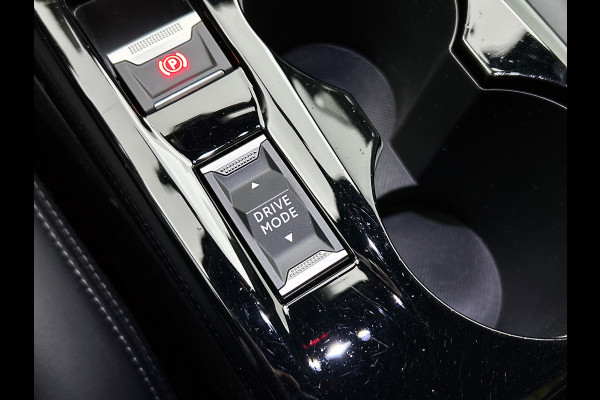Peugeot e-2008 GT 100KW / 50 kWh SOH 90% / Navigatie / Pdc.+Camera / Airco-ecc. / Apk 10-2027