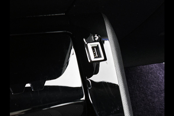 Peugeot e-2008 GT 100KW / 50 kWh SOH 90% / Navigatie / Pdc.+Camera / Airco-ecc. / Apk 10-2027