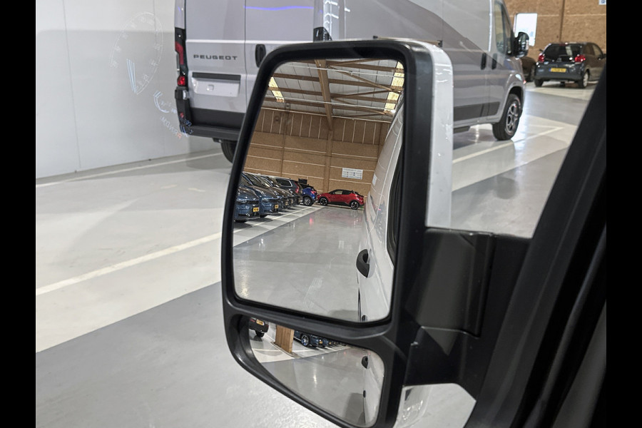 Ford Transit Custom 340 2.0 TDCI Euro6 Automaat 131PK H2 Trend 3Pers. *ideaal voor Camper* Navigatie / Pdc./ Airco / Safety&Comfort pack / Driver assist / Stoelverwarming / Distributie vv.bij 36.126 KM / / Apk 11-2026