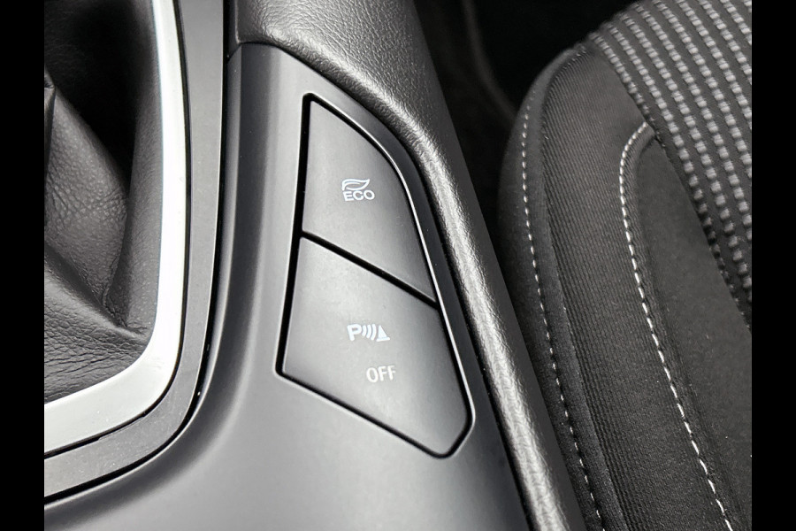 Ford Mondeo Wagon 2.0 Hybrid Titanium Automaat / Pdc.V+A / Navigatie /Radio-multimedia /  Airco-ecc. / Apk nieuw