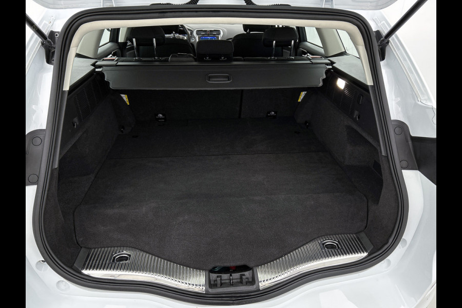 Ford Mondeo Wagon 2.0 Hybrid Titanium Automaat / Pdc.V+A / Navigatie /Radio-multimedia /  Airco-ecc. / Apk nieuw