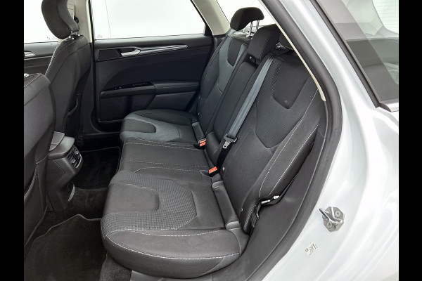 Ford Mondeo Wagon 2.0 Hybrid Titanium Automaat / Pdc.V+A / Navigatie /Radio-multimedia /  Airco-ecc. / Apk nieuw