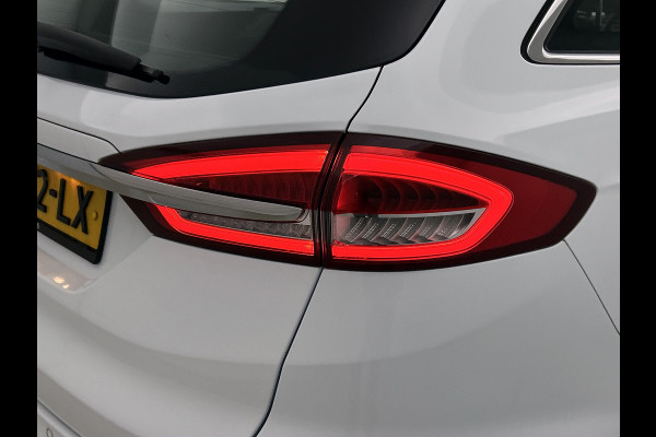 Ford Mondeo Wagon 2.0 Hybrid Titanium Automaat / Pdc.V+A / Navigatie /Radio-multimedia /  Airco-ecc. / Apk nieuw