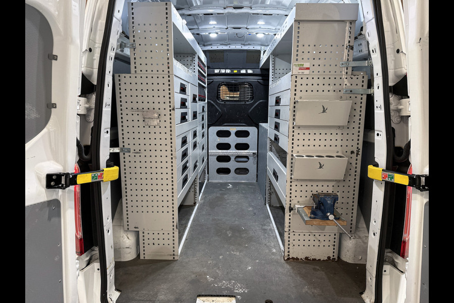 Ford Transit Custom 340 2.0 TDCI Euro6 Automaat 131PK H2 Trend 3Pers. *ideaal voor Camper* Navigatie / Pdc./ Airco / Safety&Comfort pack / Driver assist  / Stoelverwarming / / Apk nieuw