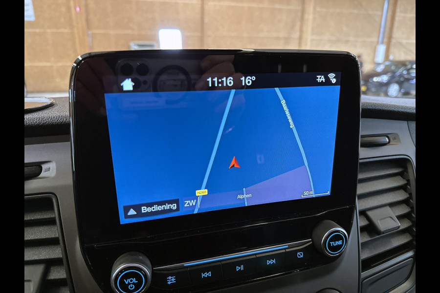 Ford Transit Custom 340 2.0 TDCI Euro6 Automaat 131PK H2 Trend 3Pers. *ideaal voor Camper* Navigatie / Pdc./ Airco / Safety&Comfort pack / Driver assist  / Stoelverwarming / / Apk nieuw