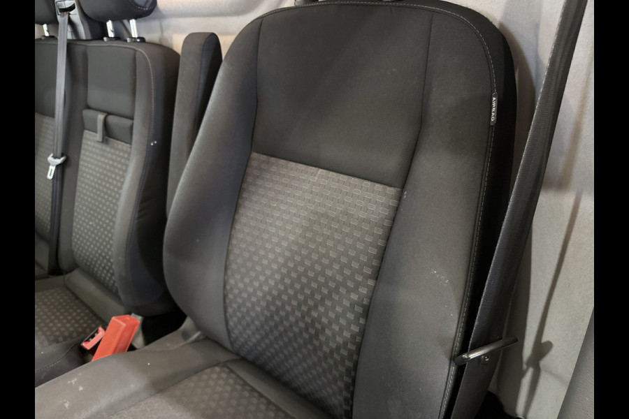 Ford Transit Custom 340 2.0 TDCI Euro6 Automaat 131PK H2 Trend 3Pers. *ideaal voor Camper* Navigatie / Pdc./ Airco / Safety&Comfort pack / Driver assist  / Stoelverwarming / / Apk nieuw