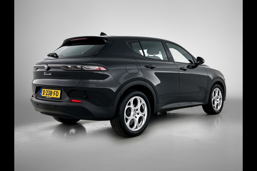 Alfa Romeo Tonale 1.5T Hybrid 131PK Automaat Sprint / Pdc.V+A / Stoel+Stuur verwarming / Navigatie / Lmv / Adaptive Cruise / Carplay / Apk 10-2027