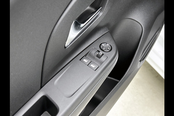 Opel CORSA-E Edition 100KW / 50 kWh / 100% Elektrisch, 100% Stijlvol / Pdc+Camera / Navigatie / Airco-Ecc. / Cruise-ctr. / Apk 11-2027