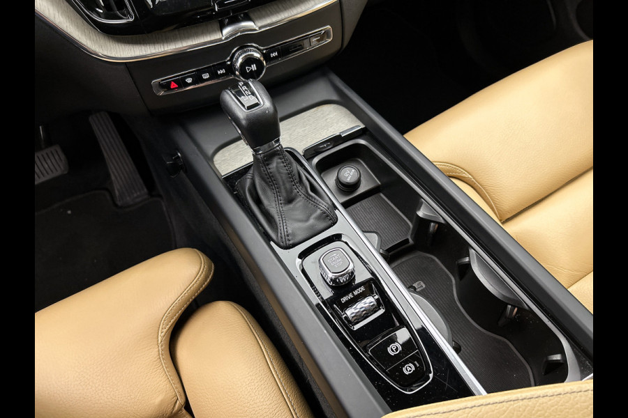Volvo XC60 T5 AWD 251PK Inscription / Leder / Navigatie /  Winter Line / Business Pack Connect / Intellisafe Pro Line / Line / Apk nieuw