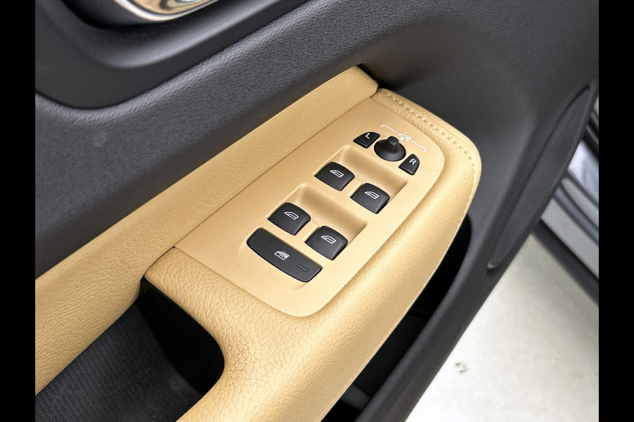 Volvo XC60 T5 AWD 251PK Inscription / Leder / Navigatie /  Winter Line / Business Pack Connect / Intellisafe Pro Line / Line / Apk nieuw